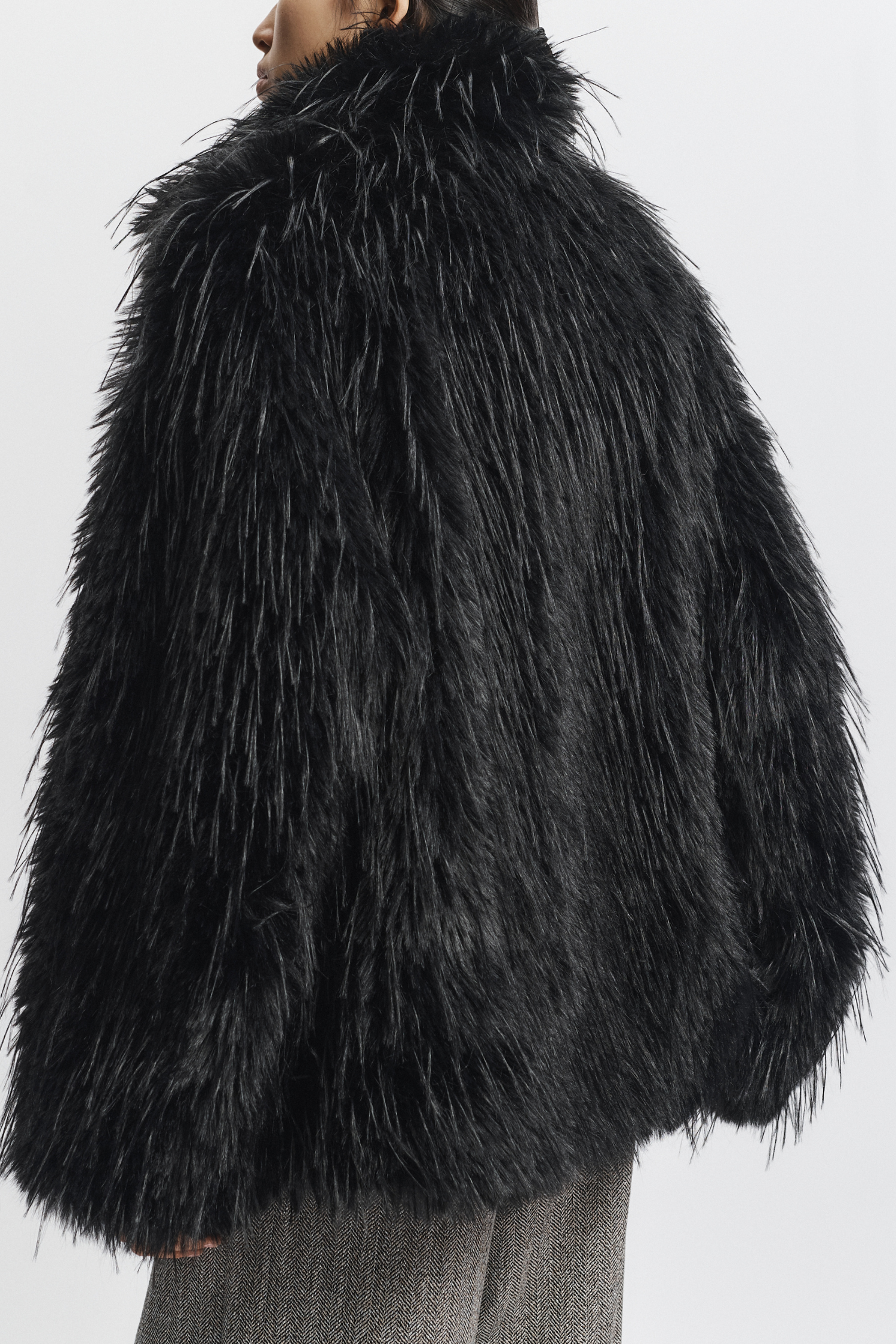 Rhea Shaggy Coat – SAINT ART Rhea Shaggy Coat – SAINT ART