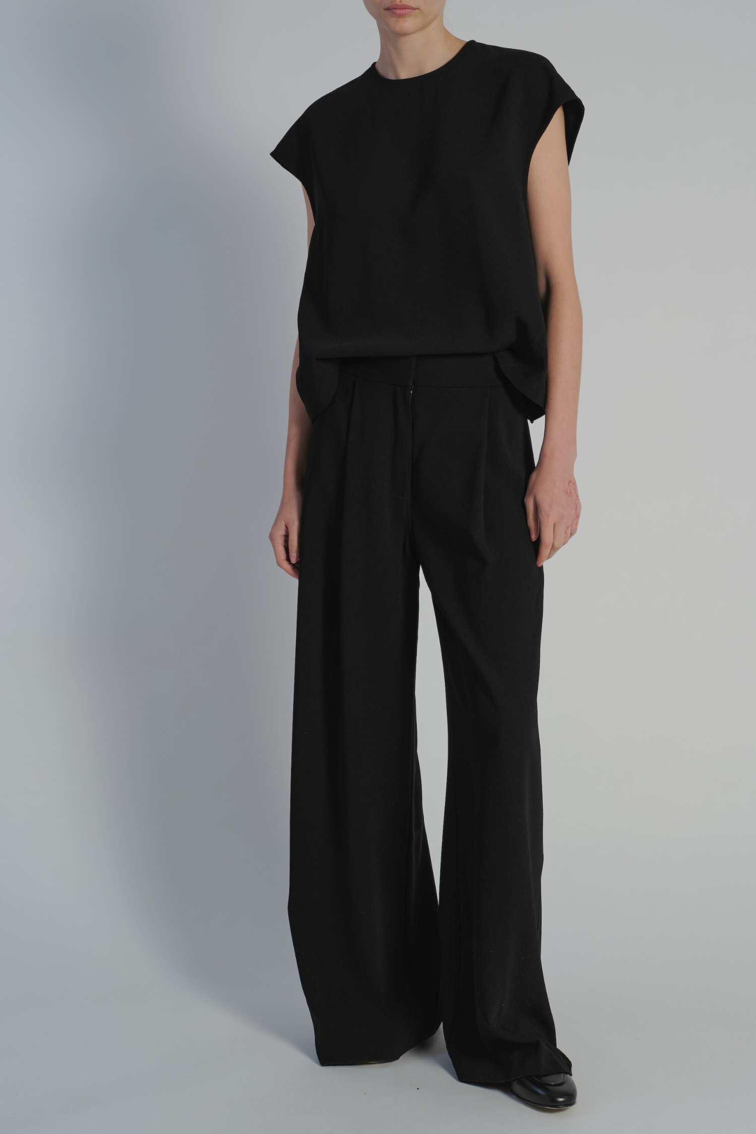 【沙耶】 Soraya Cap-Sleeve Crepe Top – SAINT ART
